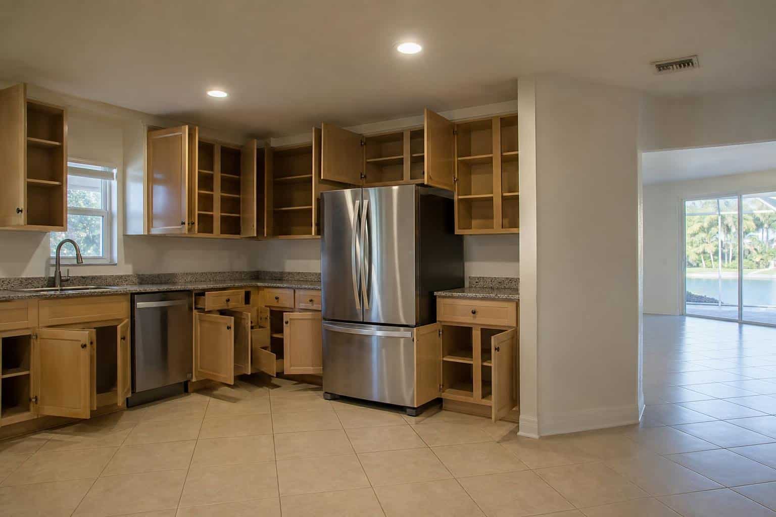 Move-out kitchen cleaning in Fort Myers, FL
